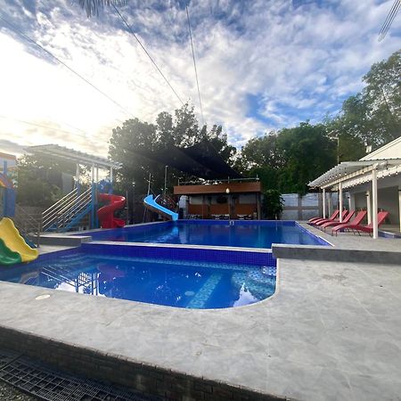 Ea Apartelle - Metro Vigan Buitenkant foto