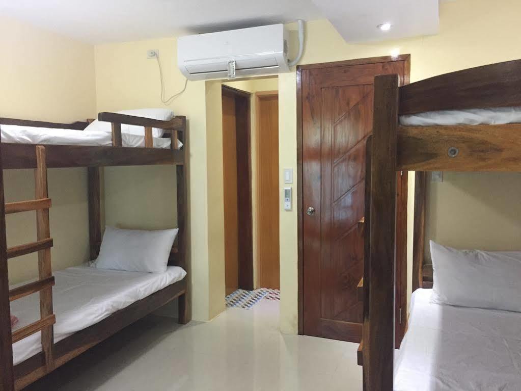 Ea Apartelle - Metro Vigan Buitenkant foto