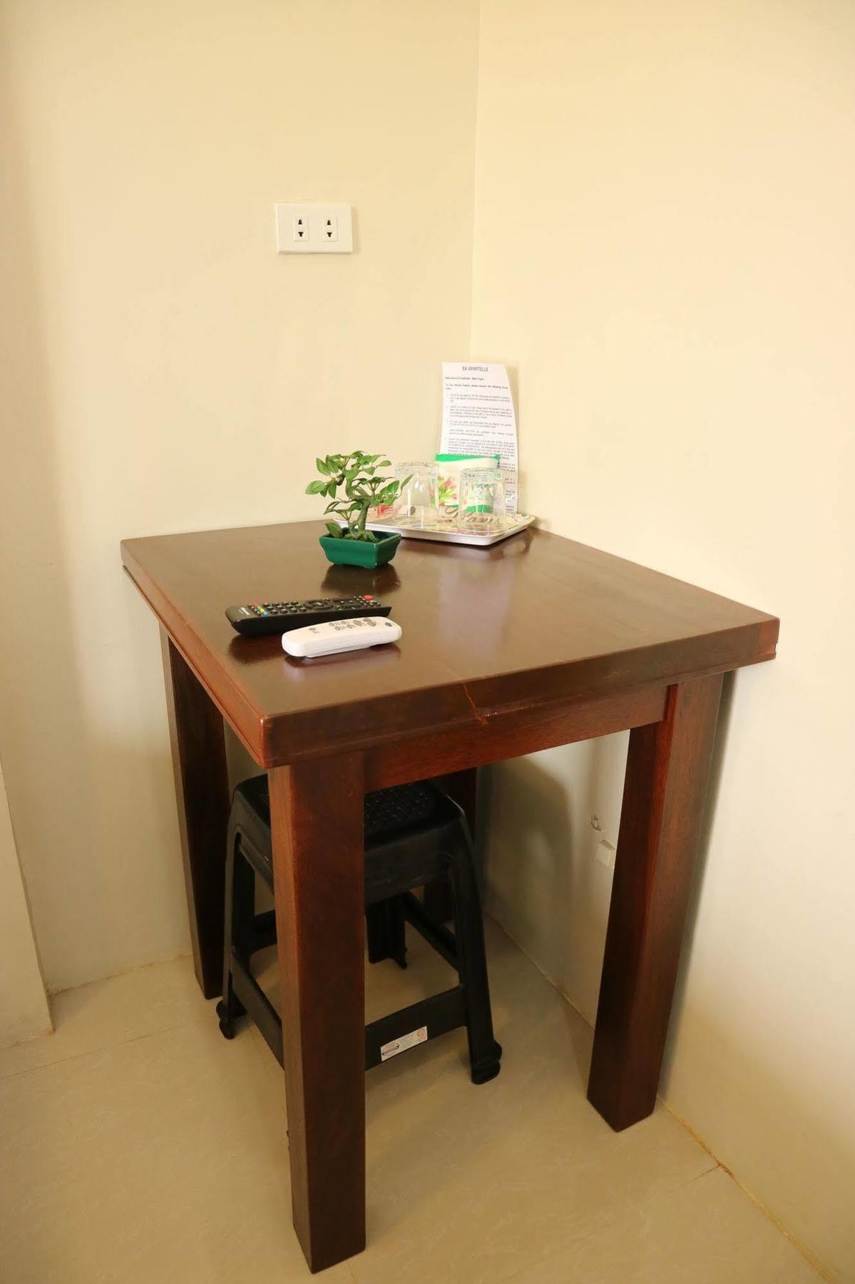 Ea Apartelle - Metro Vigan Buitenkant foto