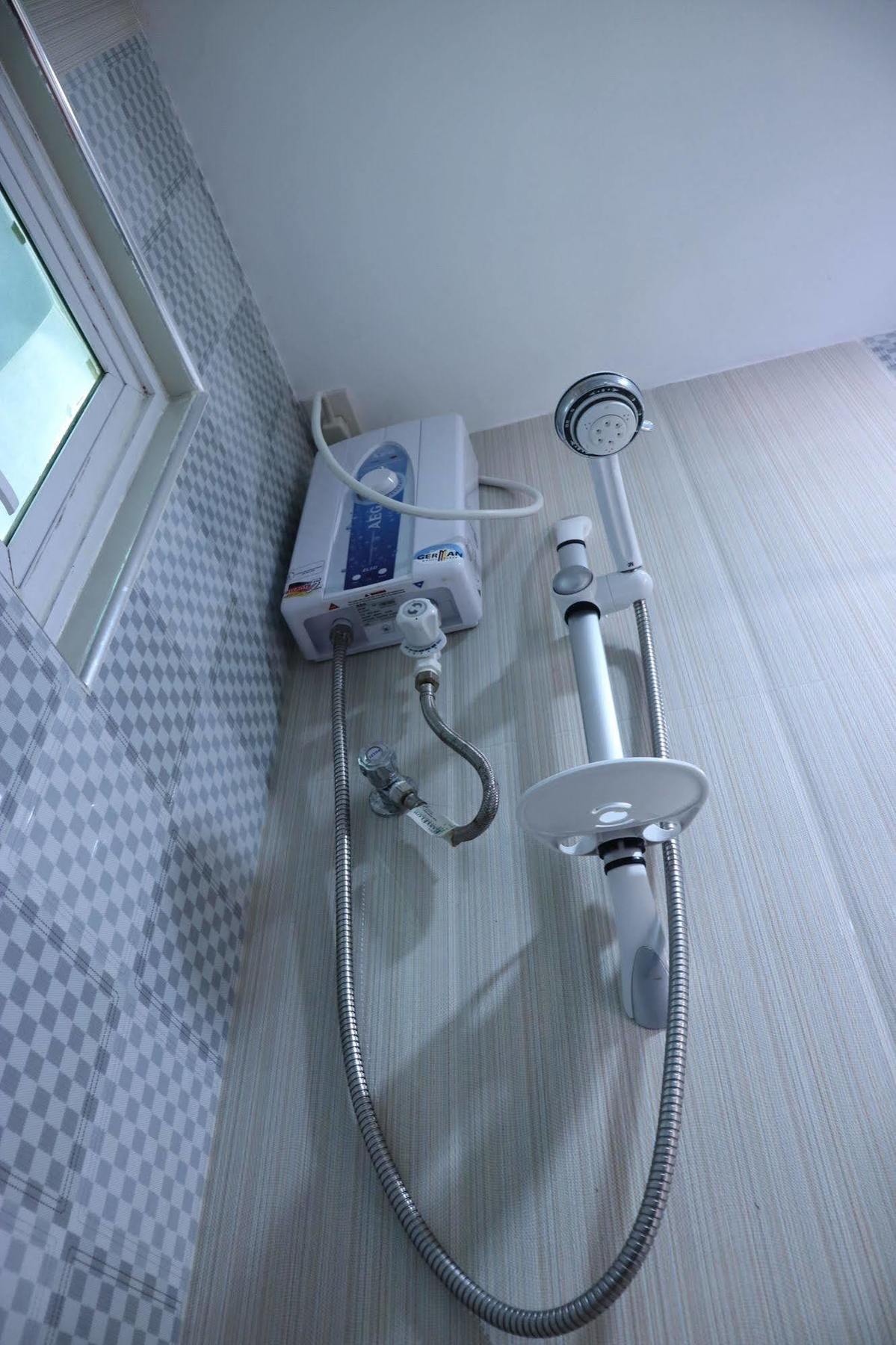 Ea Apartelle - Metro Vigan Buitenkant foto