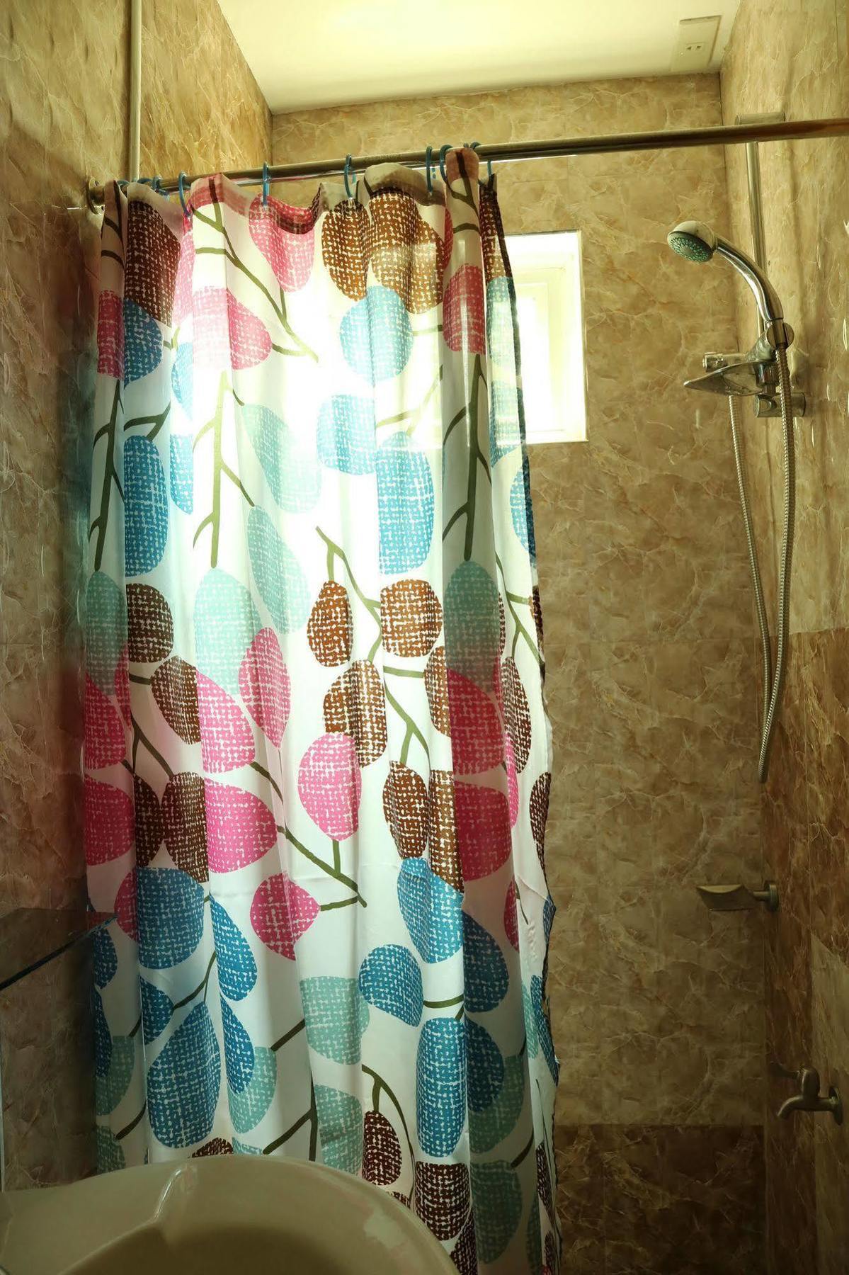 Ea Apartelle - Metro Vigan Buitenkant foto