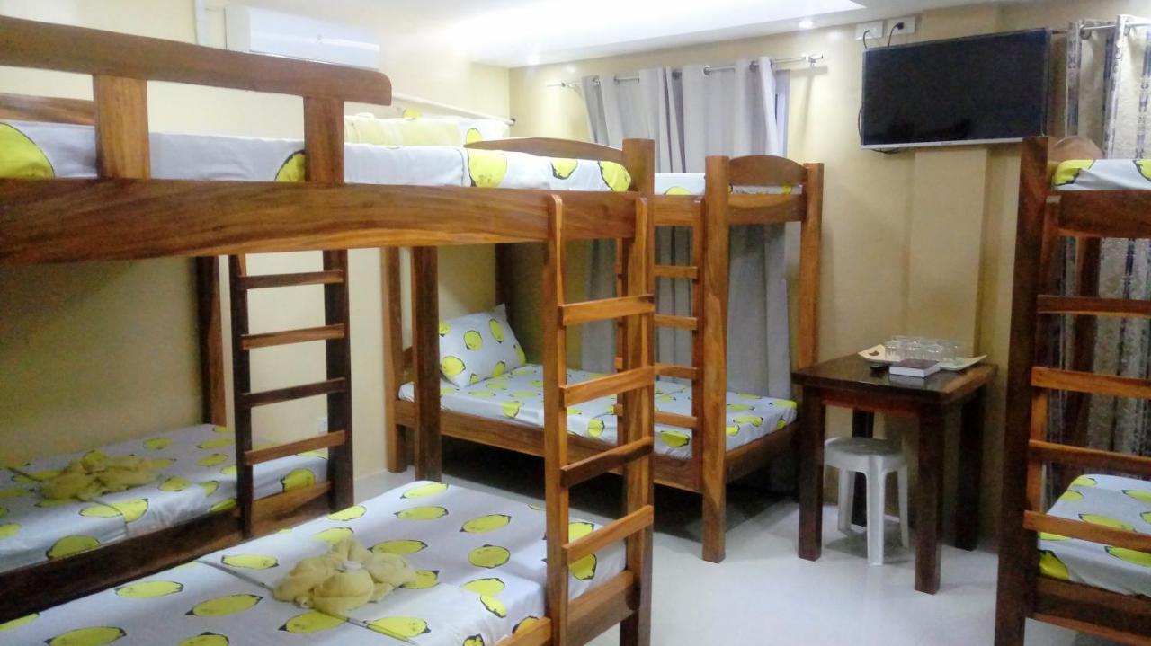 Ea Apartelle - Metro Vigan Buitenkant foto